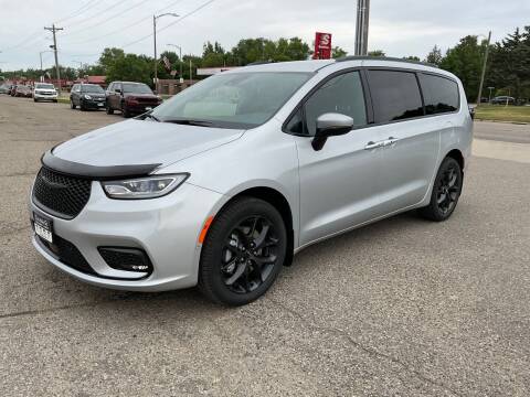 2023 Chrysler Pacifica for sale at LITCHFIELD CHRYSLER CENTER in Litchfield MN