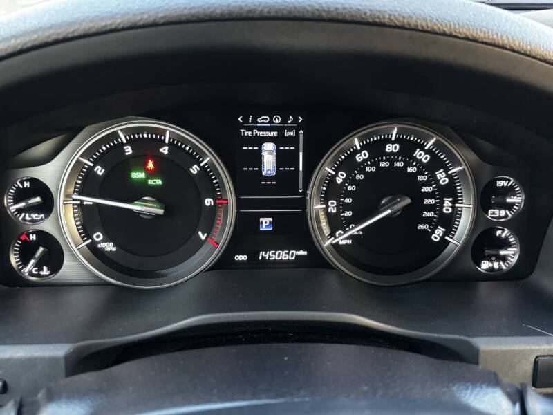 2018 Toyota Land Cruiser