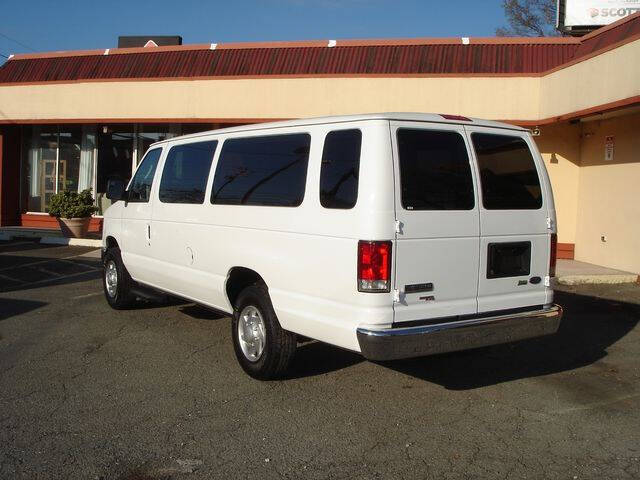 2013 Ford E-Series E-350 SD XLT