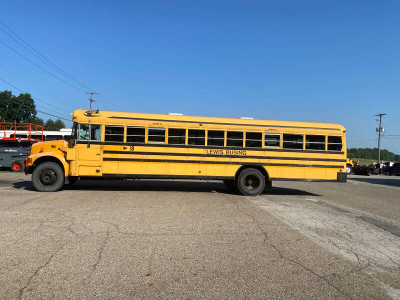 2001 International 3800