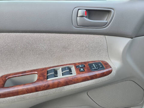 2004 Toyota Camry XLE