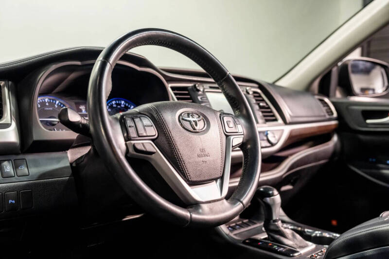 2016 Toyota Highlander