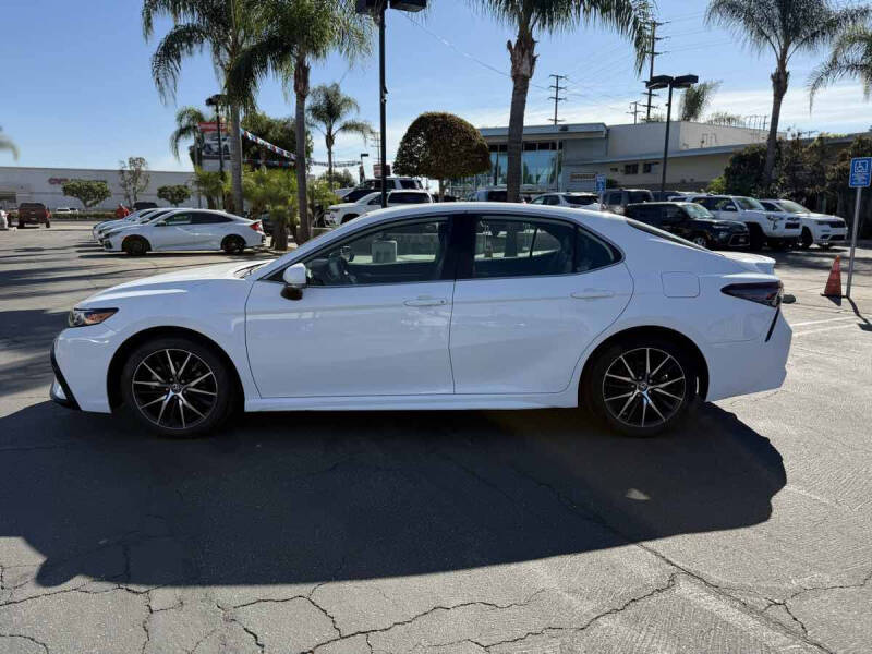 2022 Toyota Camry SE