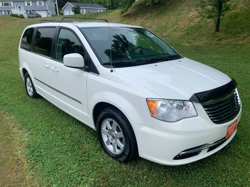 2013 Chrysler Town and Country for sale at GROVER AUTO & TIRE INC in Wiscasset ME