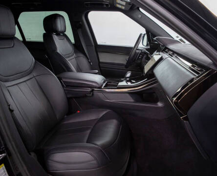 2025 Land Rover Range Rover Sport P360 SE