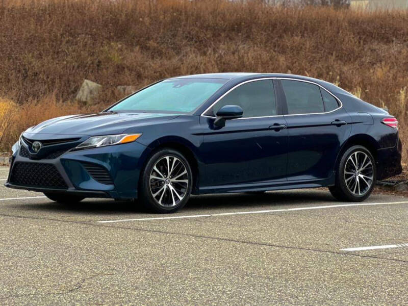 2019 Toyota Camry SE photo 4