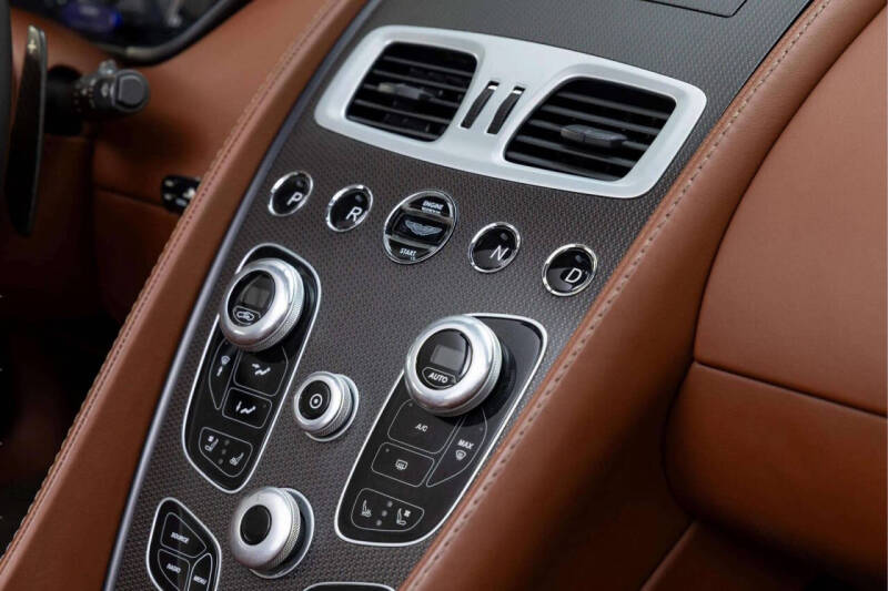 2016 Aston Martin Vanquish Volante