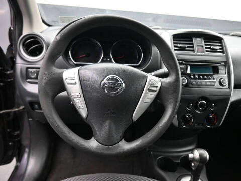 2015 Nissan Versa 1.6 SV