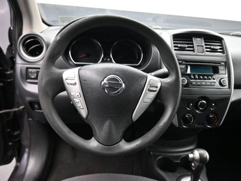 2015 Nissan Versa 1.6 SV