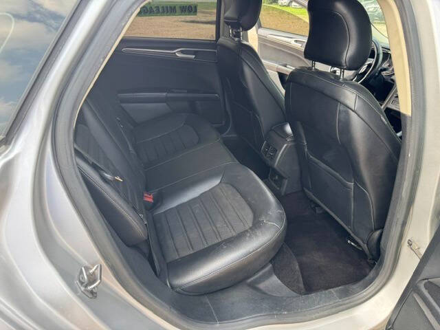 2017 Ford Fusion SE