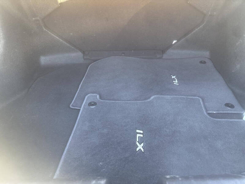 2013 Acura ILX 2.0L w/Premium