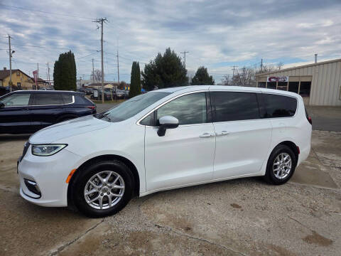2023 Chrysler Pacifica Touring L