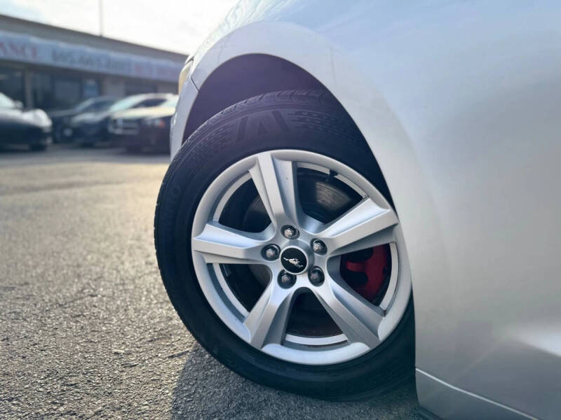 2016 Ford Mustang V6