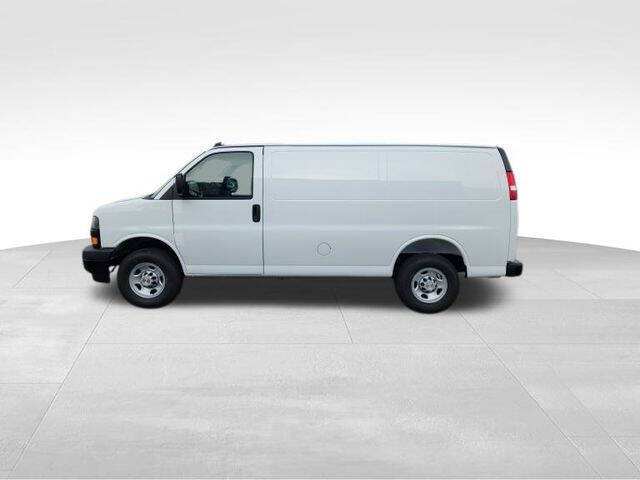 2025 Chevrolet Express 2500