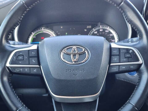 2022 Toyota Highlander Hybrid XLE