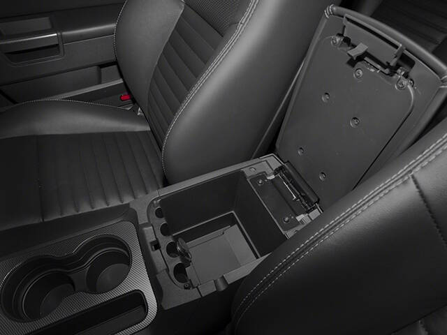 2013 Dodge Challenger 12