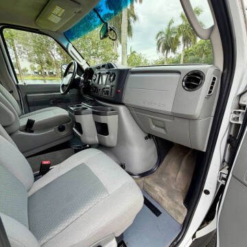2011 Ford E-350