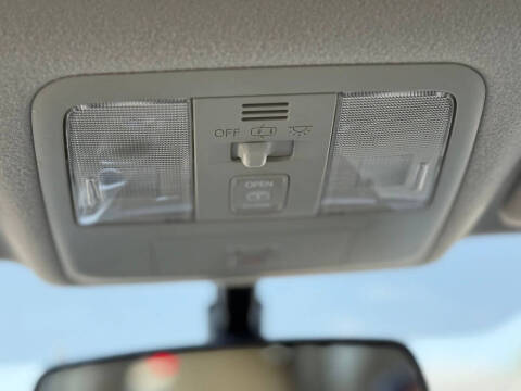 2014 Toyota Prius v Five