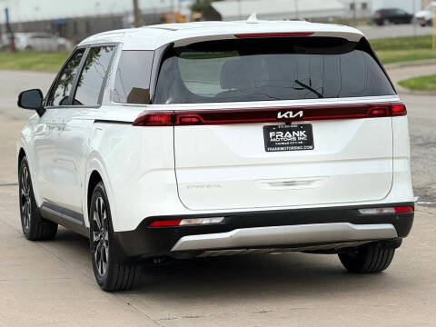 2024 Kia Carnival EX