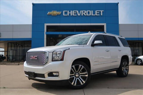 2017 GMC Yukon for sale at Lipscomb Auto Center in Bowie TX
