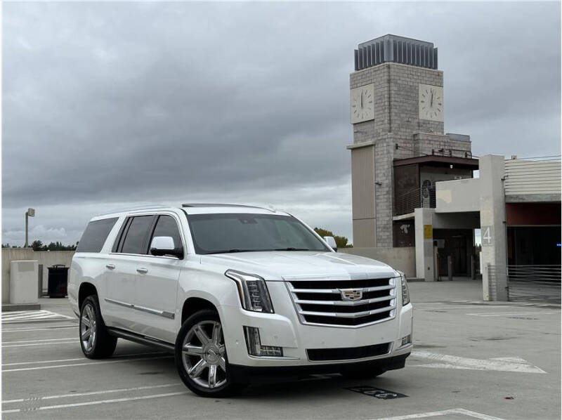 2017 Cadillac Escalade ESV Premium Luxury photo 19