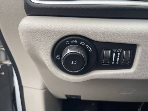 2017 Chrysler Pacifica Touring-L