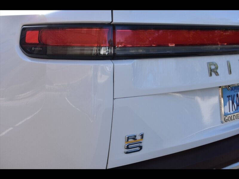 2023 Rivian R1S Adventure