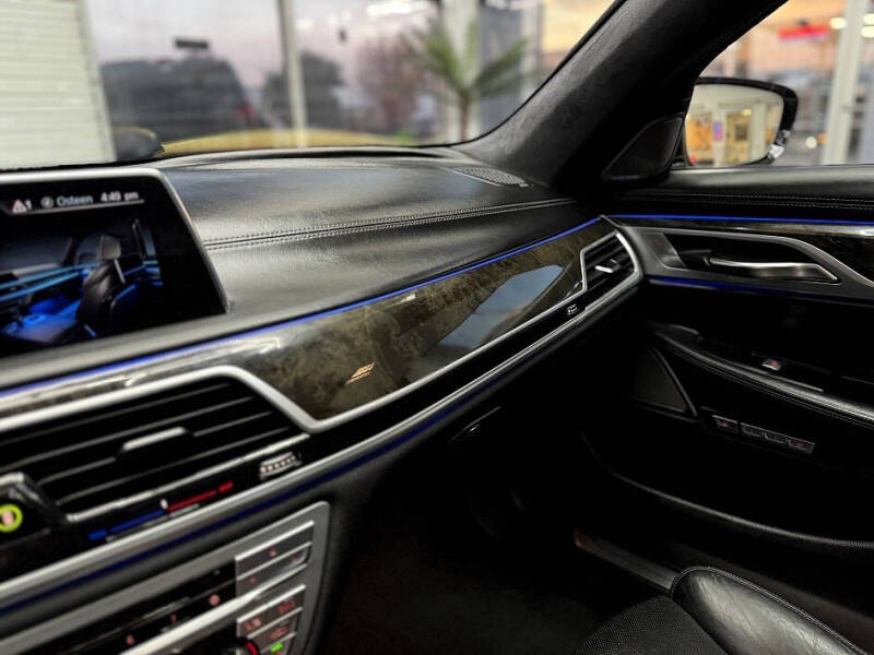 2017 BMW 7 Series 750i