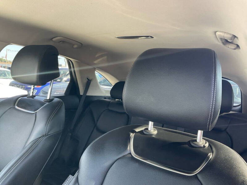 2025 Genesis GV70 2.5T Standard