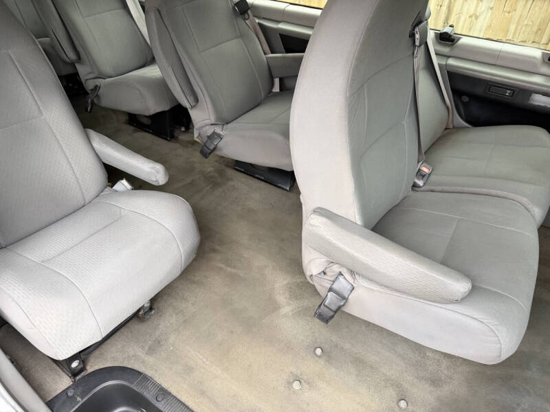 2013 Ford E-Series E-350 SD XLT