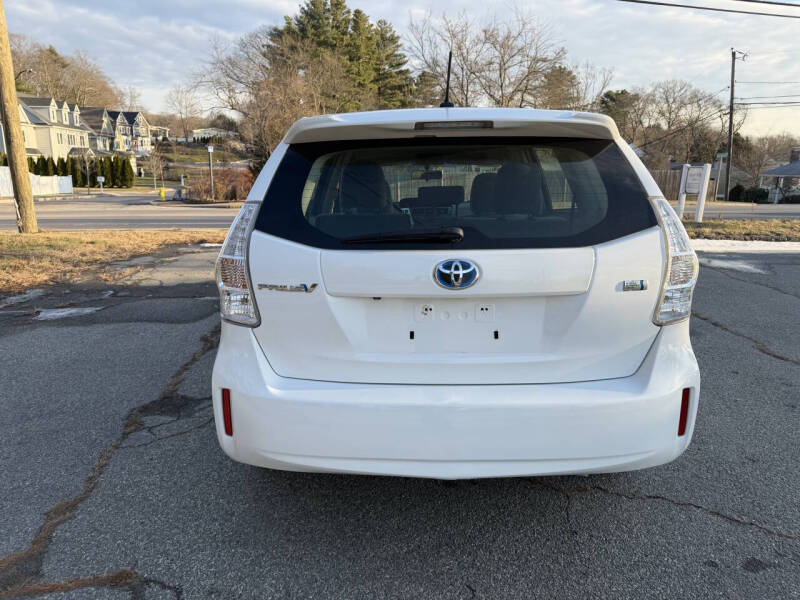2012 Toyota Prius v Three