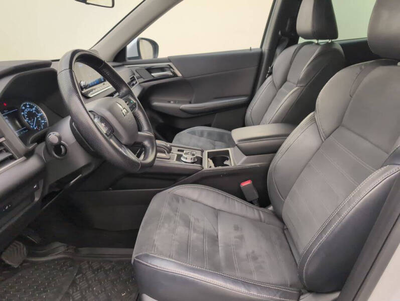 2022 Mitsubishi Outlander SE