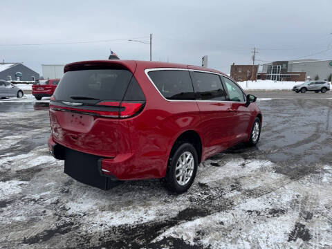 2025 Chrysler Pacifica Select