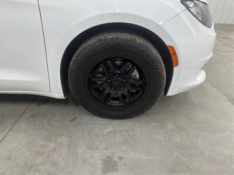 2020 Chrysler Voyager LXi