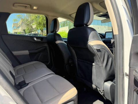 2020 Ford Escape SEL