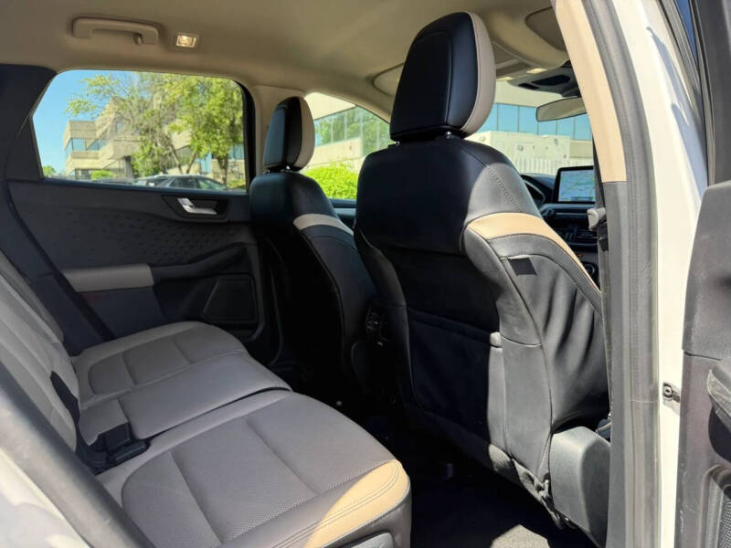 2020 Ford Escape SEL
