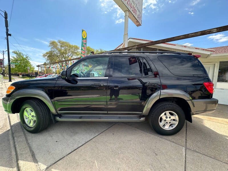 2003 Toyota Sequoia SR5 photo 9