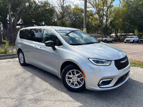 2024 Chrysler Pacifica Touring L