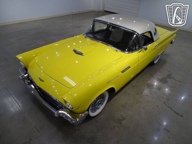 1957 Ford Thunderbird