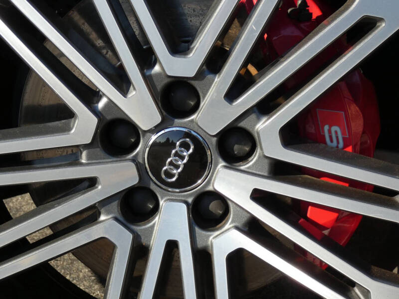 2019 Audi SQ5 3.0T quattro Premium Plus