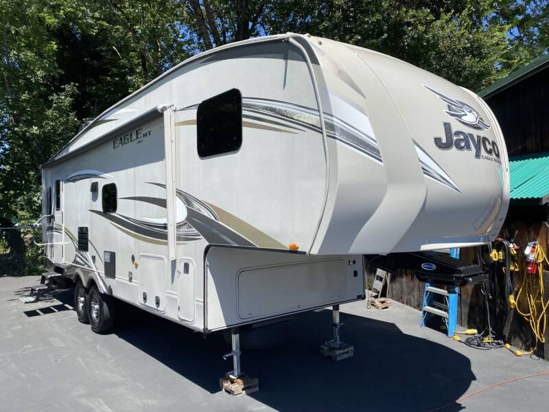 2018 **SALE PENDING** Jayco Eagle 26.5 RLDS / 31ft for sale at Jim Clarks Consignment Country - 5th Wheel Trailers in Grants Pass OR