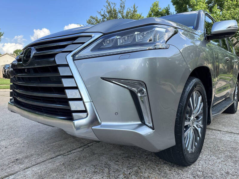 2019 Lexus LX 570 Three-Row