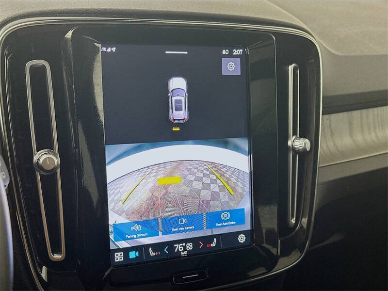 2023 Volvo XC40 B4 Plus Bright Theme