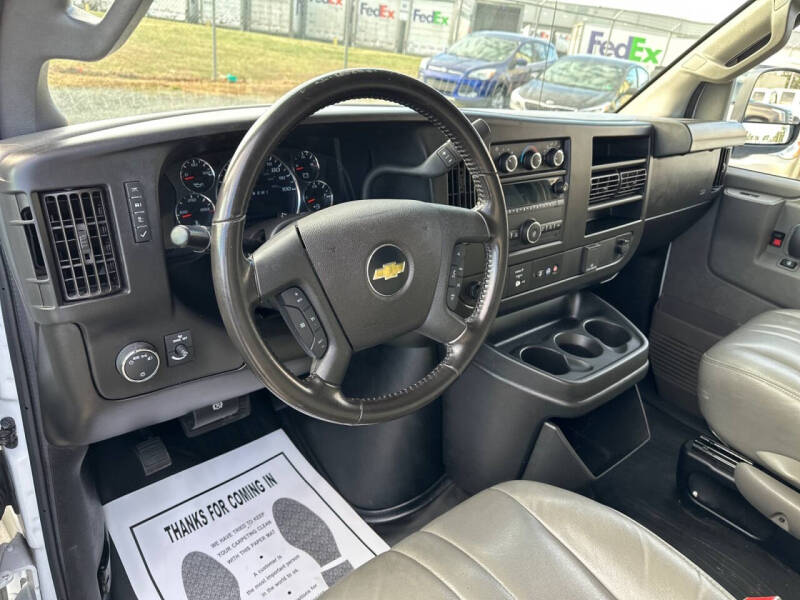 2022 Chevrolet Express 2500