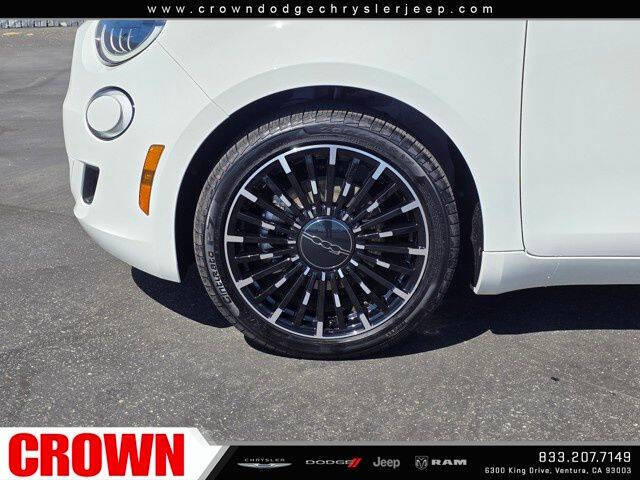 2025 FIAT 500e Giorgio Armani