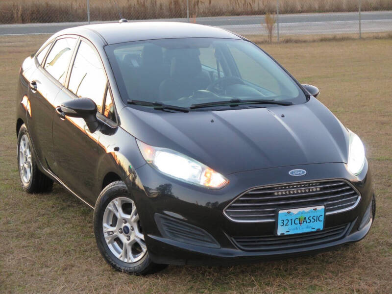 2014 Ford Fiesta SE's photo