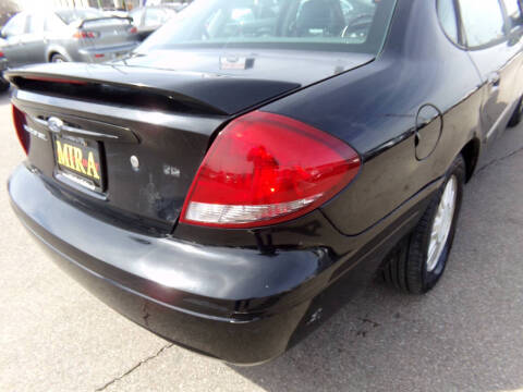 2004 Ford Taurus SEL