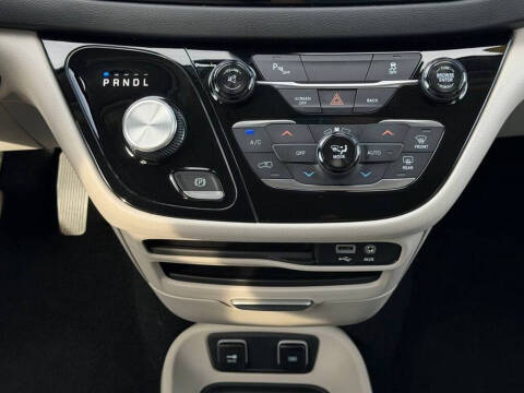 2017 Chrysler Pacifica Touring Plus