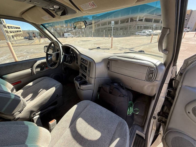 2001 Chevrolet Astro LS