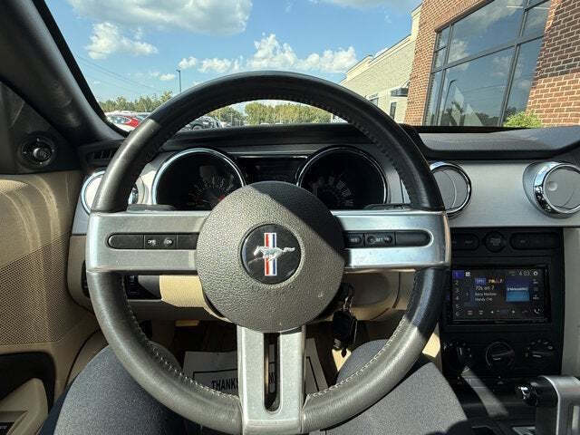 2005 Ford Mustang GT Deluxe